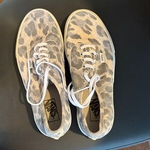 Vans Women's Gray and Cream Leopard Sneakers